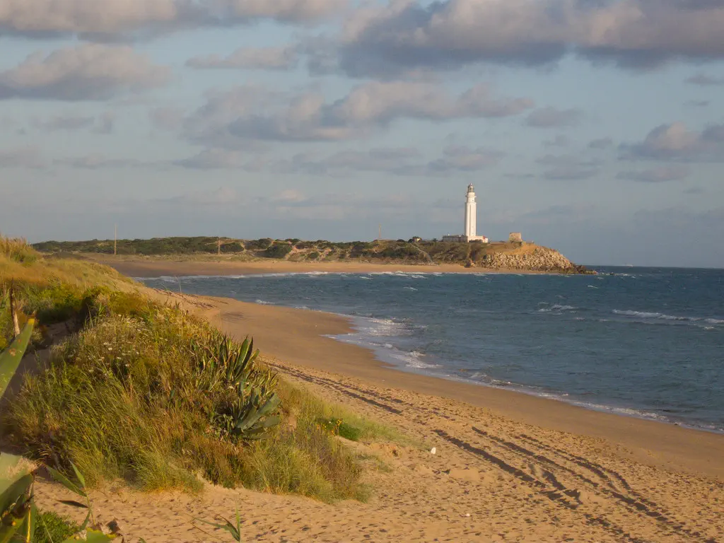 Playa de Zahora con su característico ambiente familiar